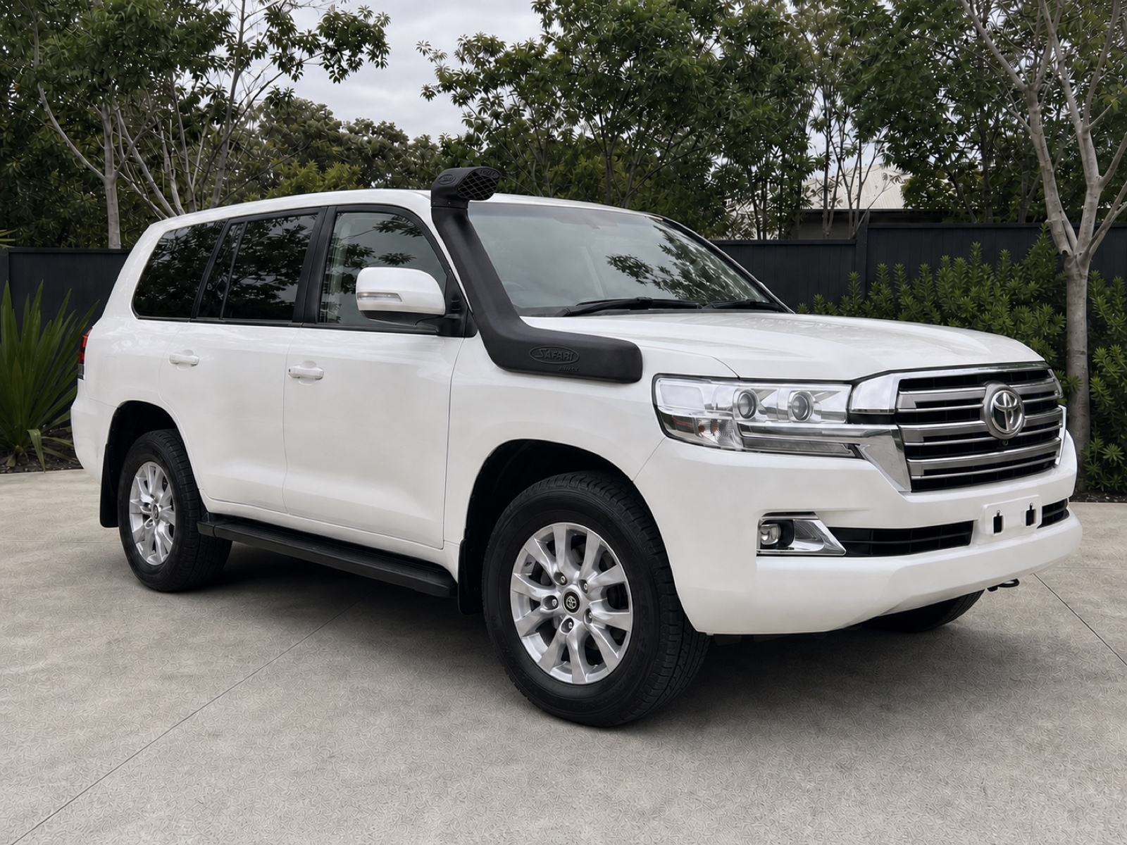 Toyota LandCruiser 200 Series generated build preview