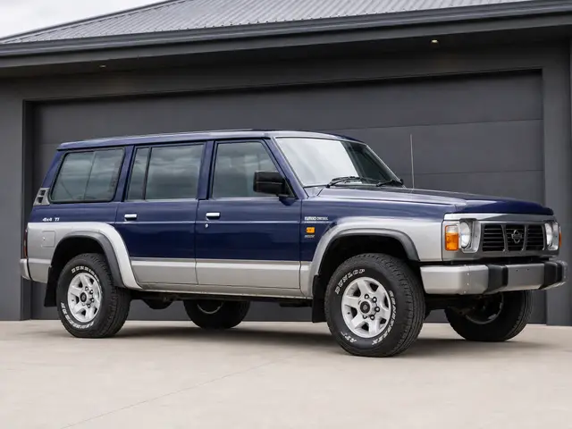 Nissan 1994 Patrol GQ Ti, library starting image