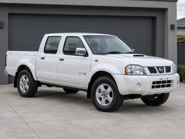 Nissan 2014 Navara D22 ST-R, library starting image