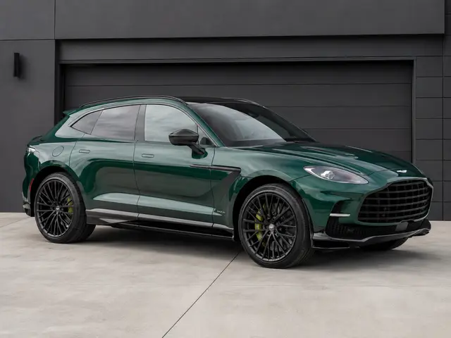 Aston Martin 2025 DBX707, library starting image