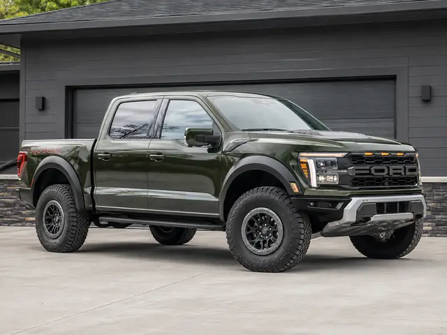 Ford 2025 F-150 Raptor R, library starting image