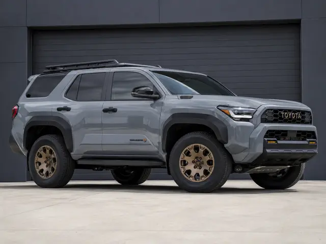 Toyota 2025 4Runner Trailhunter, library starting image